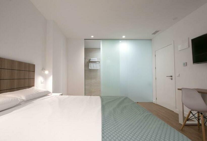 Пансион Hostal Beach