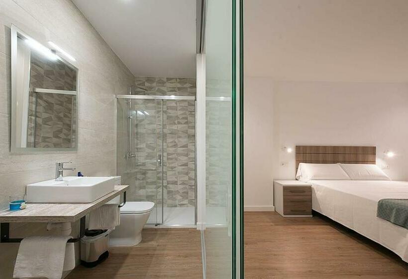 Пансион Hostal Beach