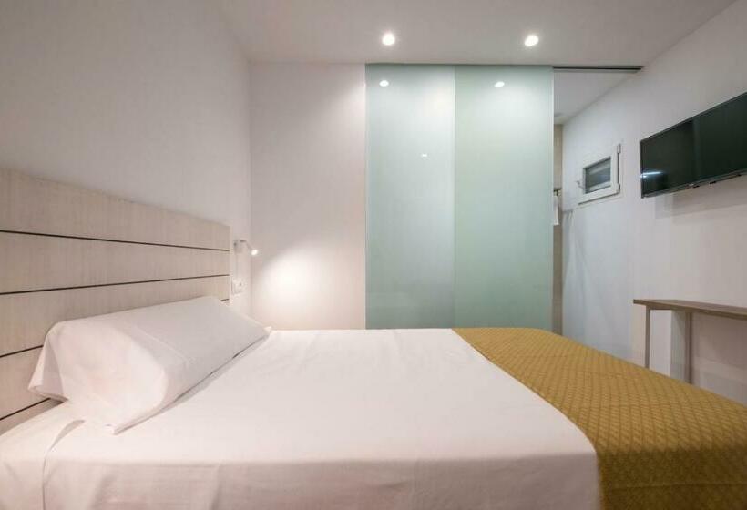 Пансион Hostal Beach