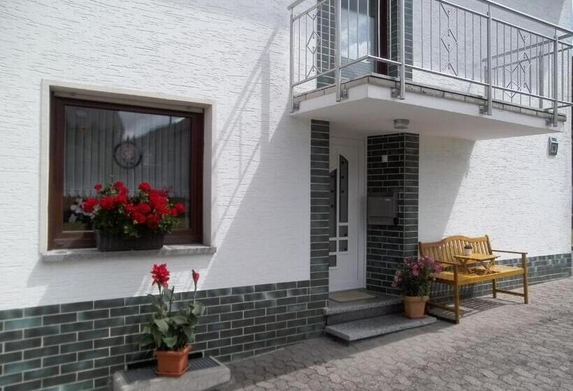 펜션 Nähe Nürburgring In Quiddelbach, Gästezimmer Mit Lounge