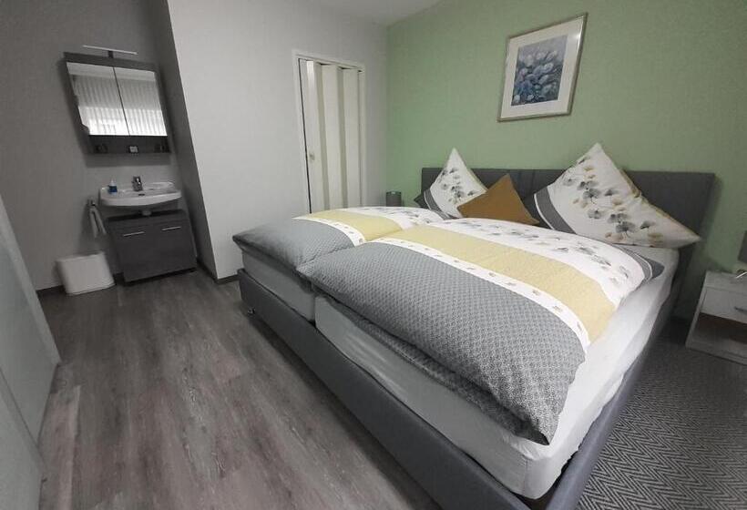 펜션 Nähe Nürburgring In Quiddelbach, Gästezimmer Mit Lounge