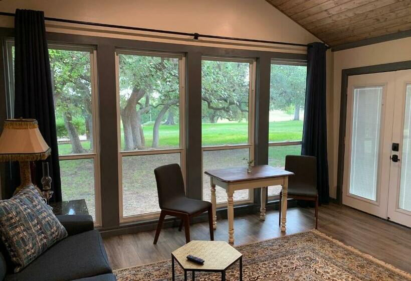 펜션 Salado Cottage Retreat Near Downtown