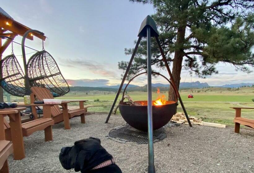 منتجع Navajo Peak Lodge