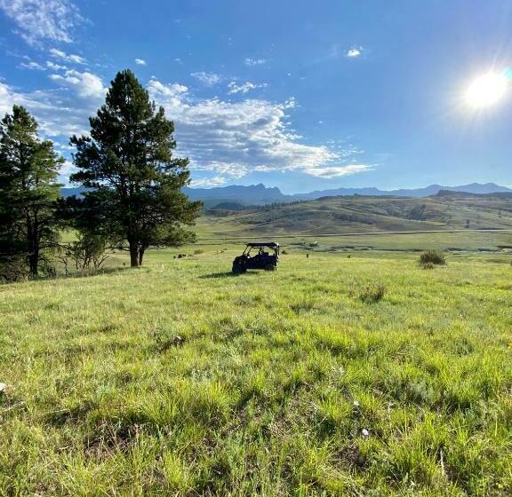 منتجع Navajo Peak Lodge
