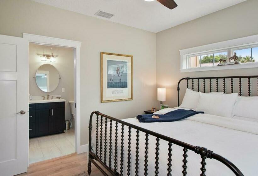 The Grand Oaks Resort