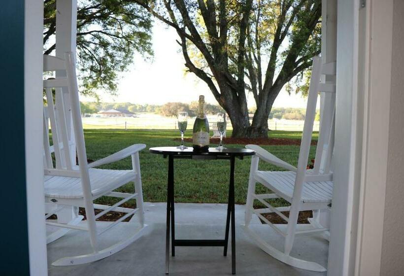 The Grand Oaks Resort