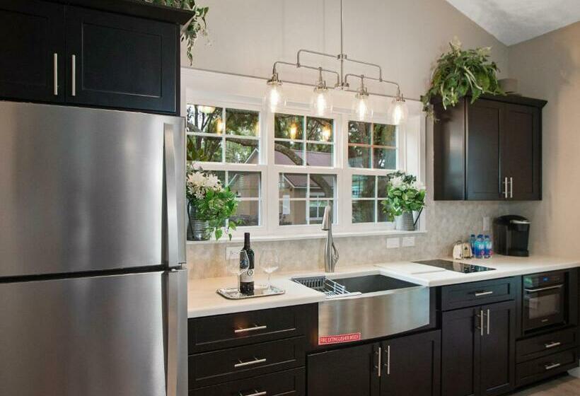 The Grand Oaks Resort