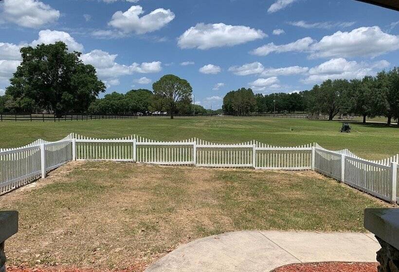 The Grand Oaks Resort