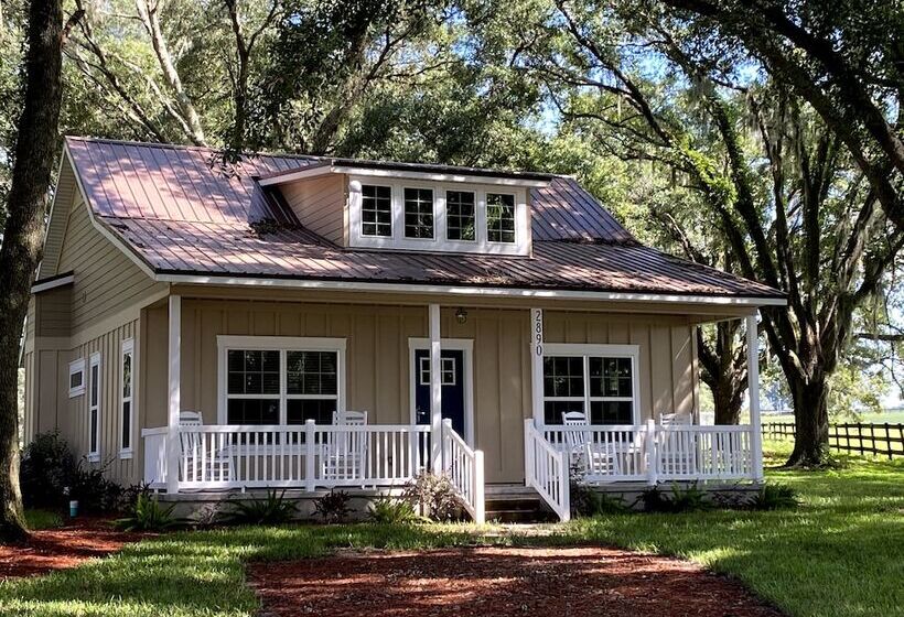 The Grand Oaks Resort