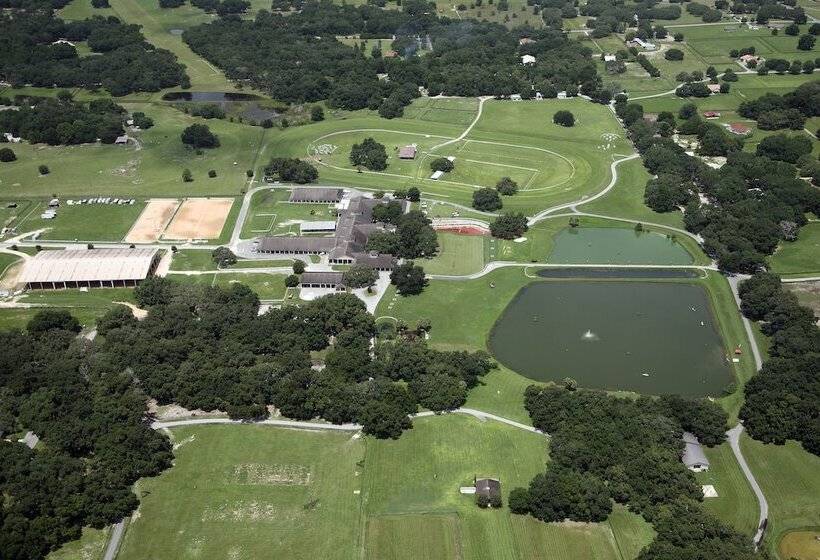 The Grand Oaks Resort