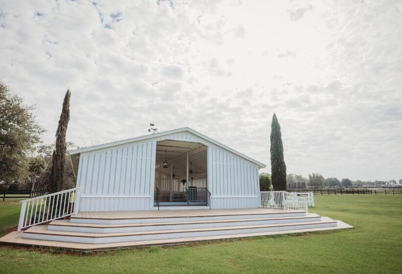 The Grand Oaks Resort