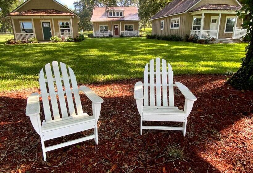 The Grand Oaks Resort