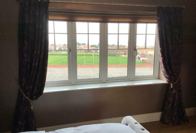 مبيت وإفطار The Kings Suite Oak Drive, Colwyn Bay Ll29 7yp First Floor