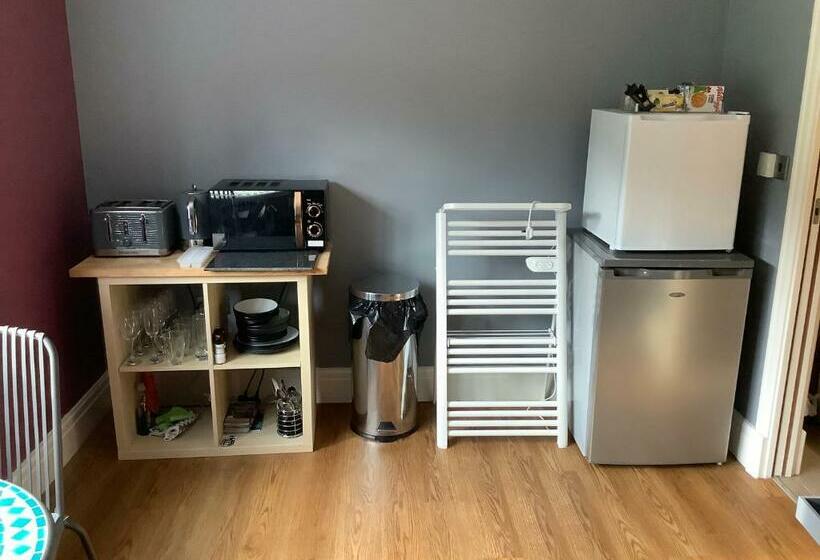 مبيت وإفطار The Kings Suite Oak Drive, Colwyn Bay Ll29 7yp First Floor