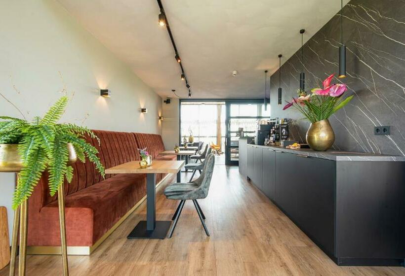 تختخواب و صبحانه Op Dn Kreijtenberg