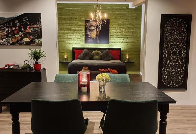 Downtown Hideaway, B&b Grand Deluxe