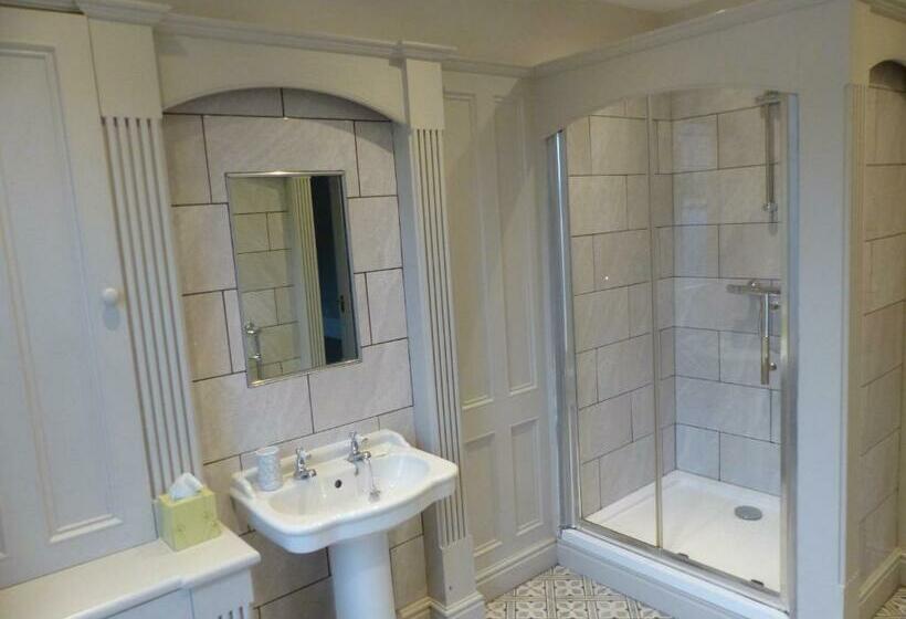 膳宿费 Four Seasons Guesthouse