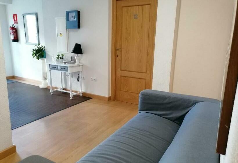 膳宿费 Hostal Hernan Cortes