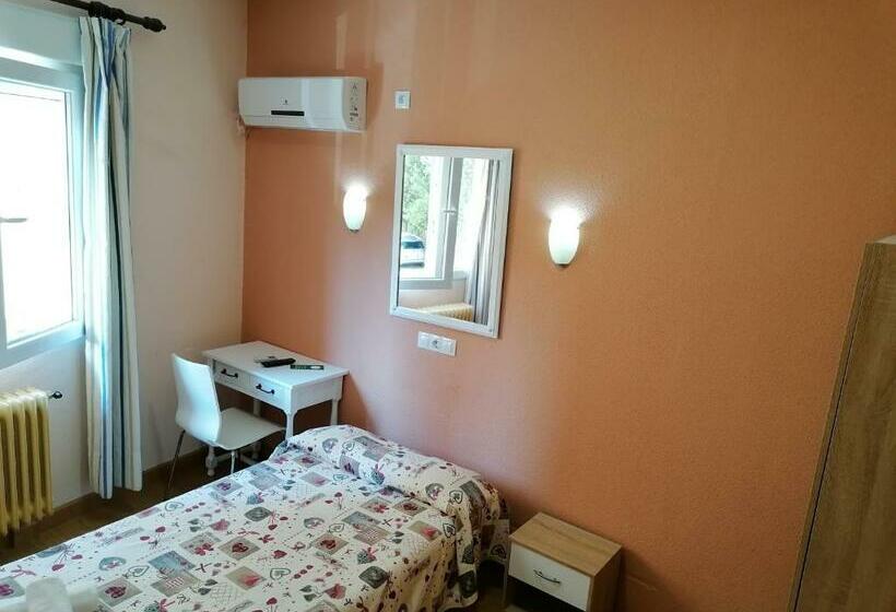 膳宿费 Hostal Hernan Cortes