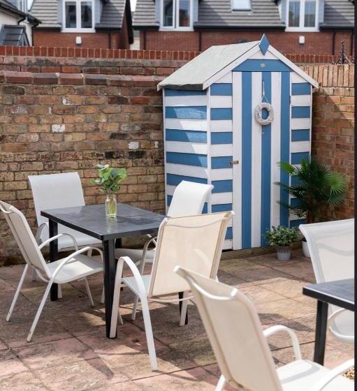 ペンション Megs Island Guest House