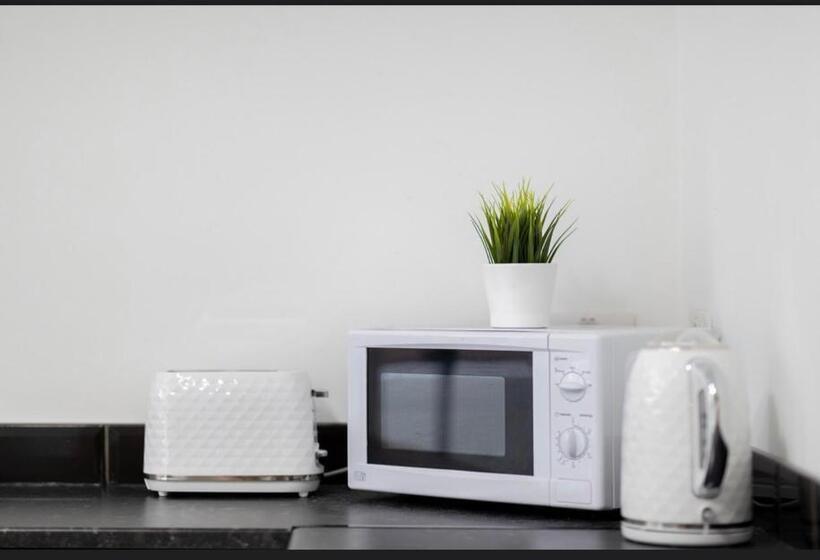 Пансион Megs Island Guest House