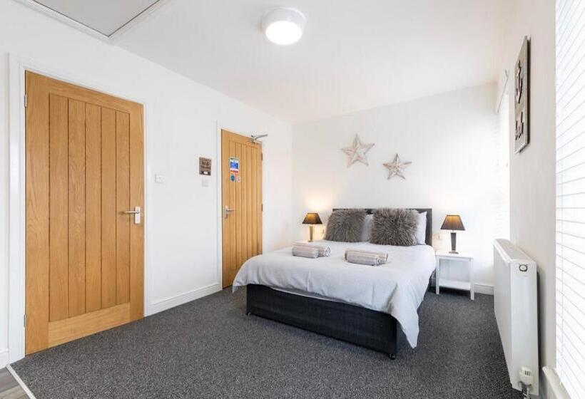 Пансион Megs Island Guest House