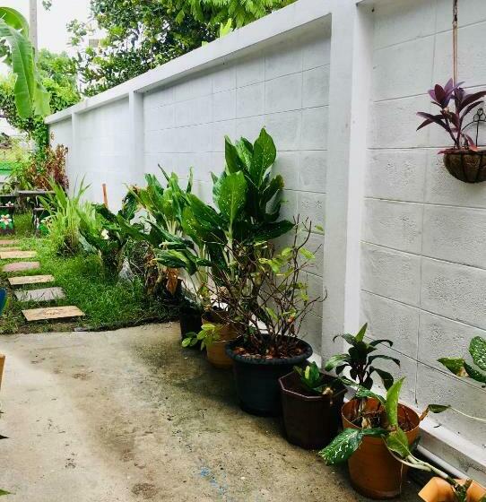 Общежитие Baan Chang Guesthouse