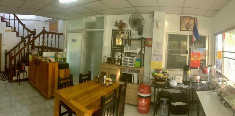 Общежитие Baan Chang Guesthouse