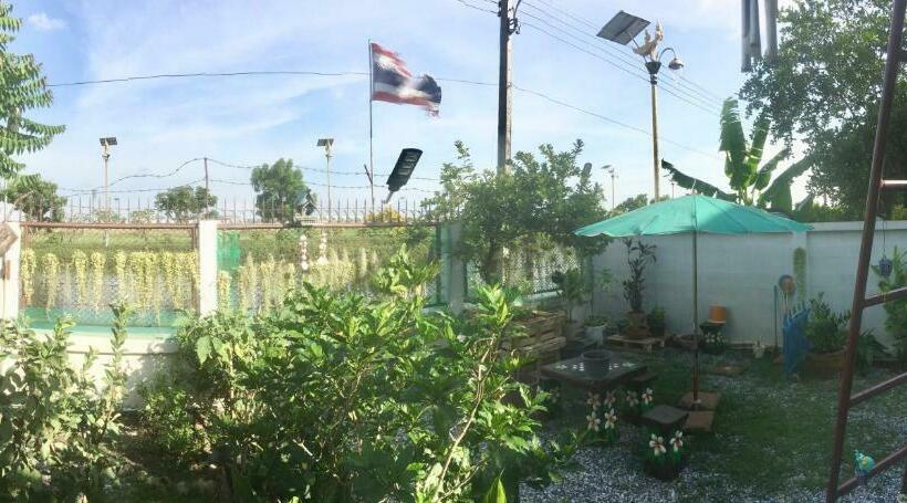 Общежитие Baan Chang Guesthouse