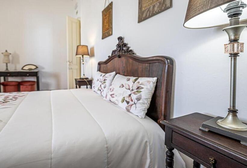 فندق صغير Dona Amélia