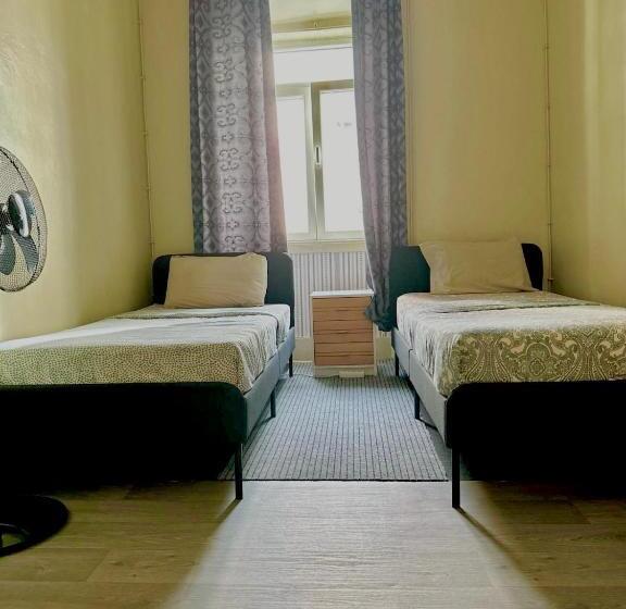 هاستل Sri Indo Guest House