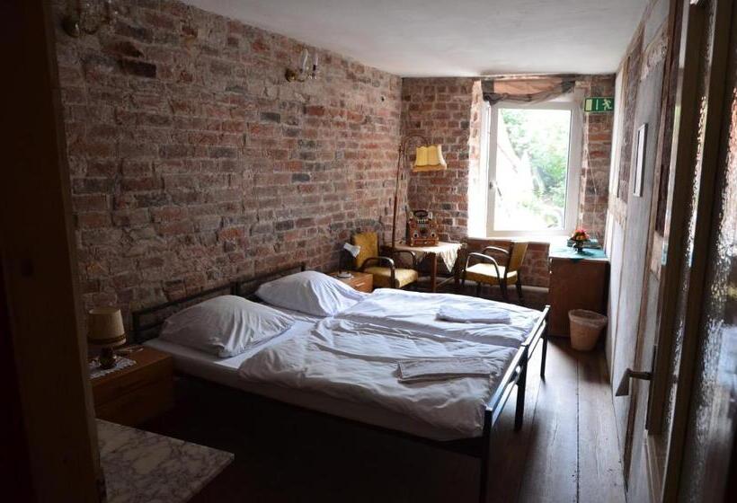 צימר Altstadthotel Zum Goldenen Anker