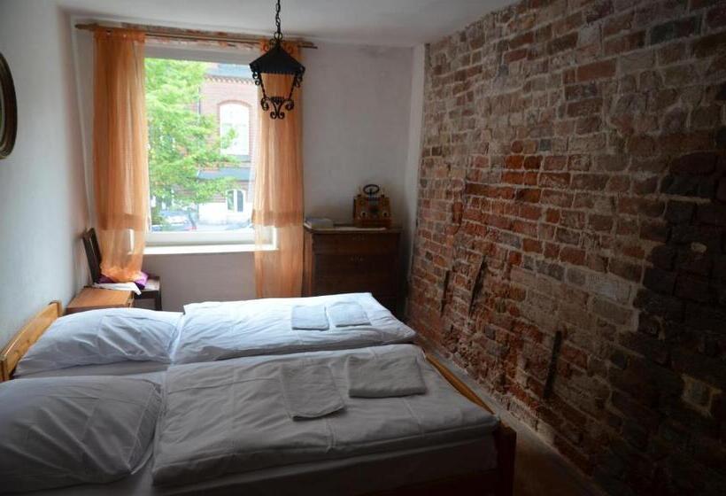 צימר Altstadthotel Zum Goldenen Anker