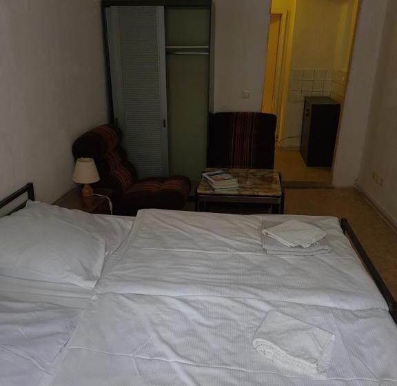 צימר Altstadthotel Zum Goldenen Anker