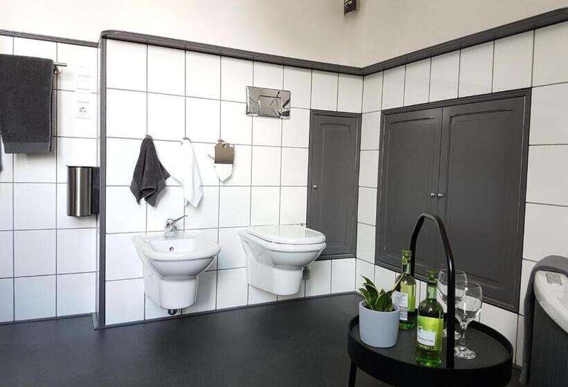 تختخواب و صبحانه Anno 1919