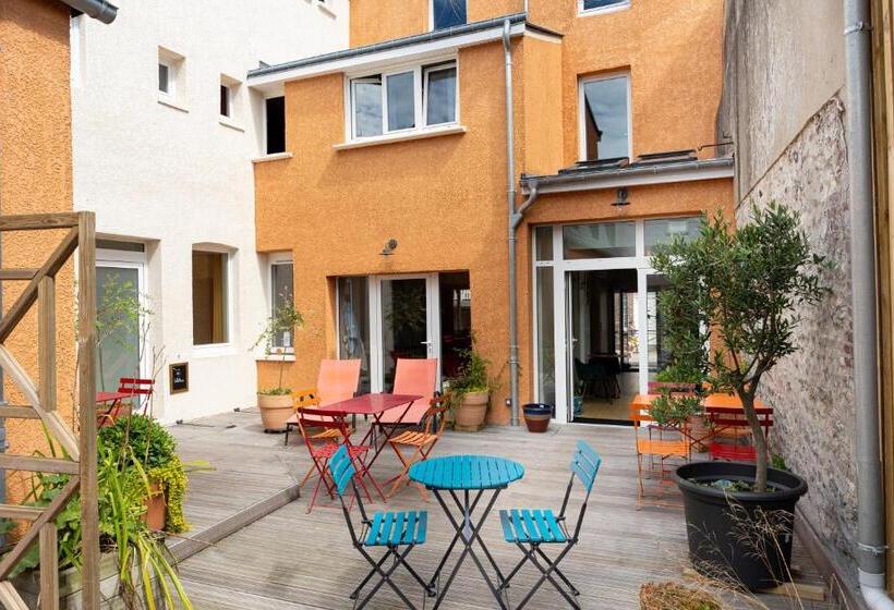 تختخواب و صبحانه La Maison D Yport