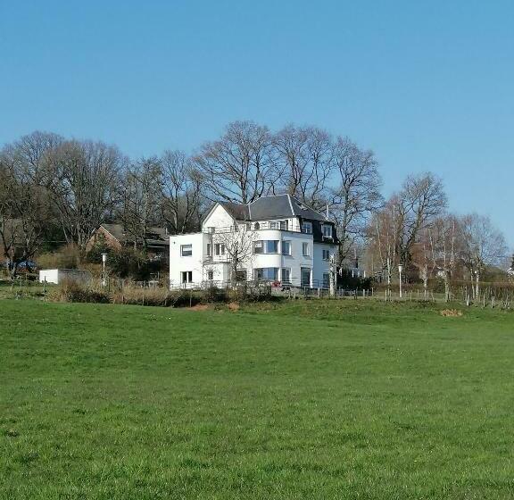 住宿加早餐  La Roseraie