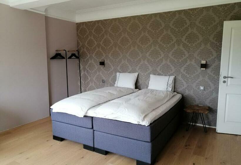 ベッドアンドブレックファースト La Roseraie