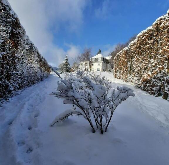 ベッドアンドブレックファースト La Roseraie