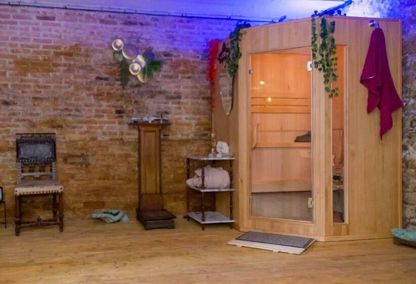 ベッドアンドブレックファースト Le Madrigal