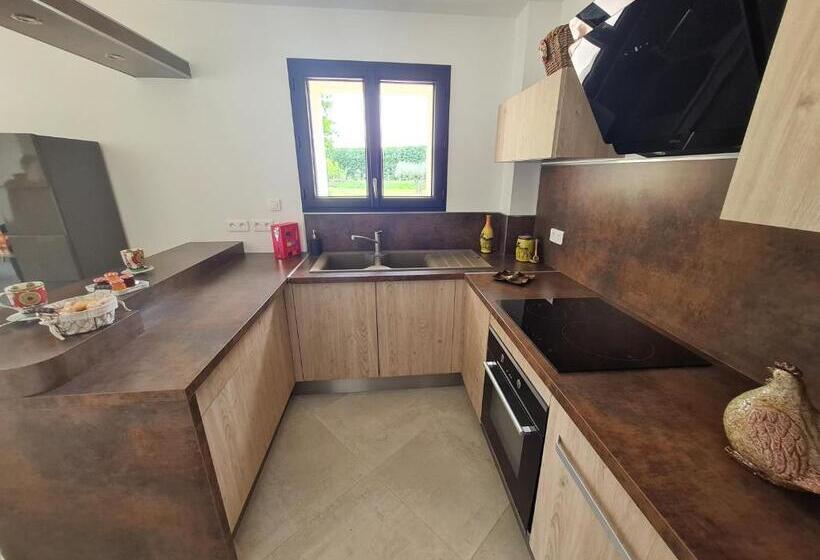 مبيت وإفطار Mas Des Fugueyrolles