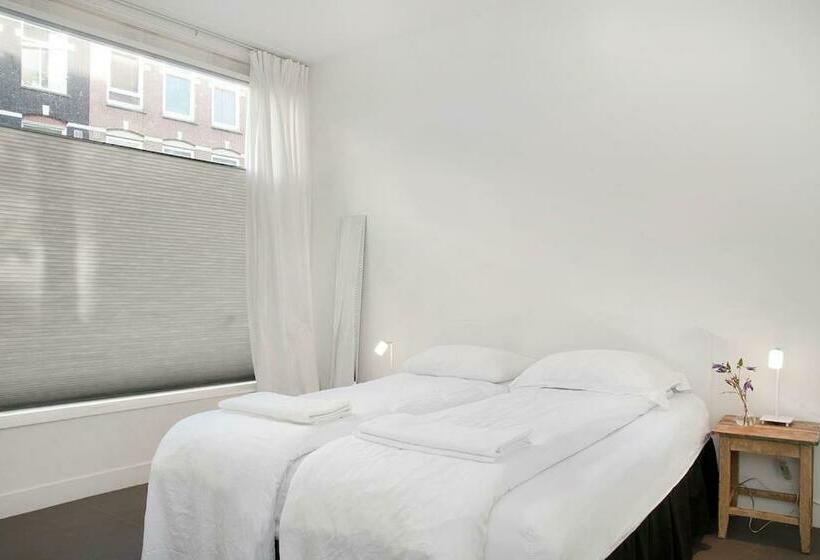 تختخواب و صبحانه The Little Townhouse