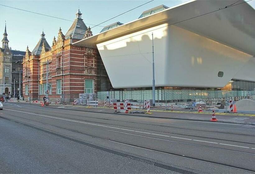 تختخواب و صبحانه The Little Townhouse