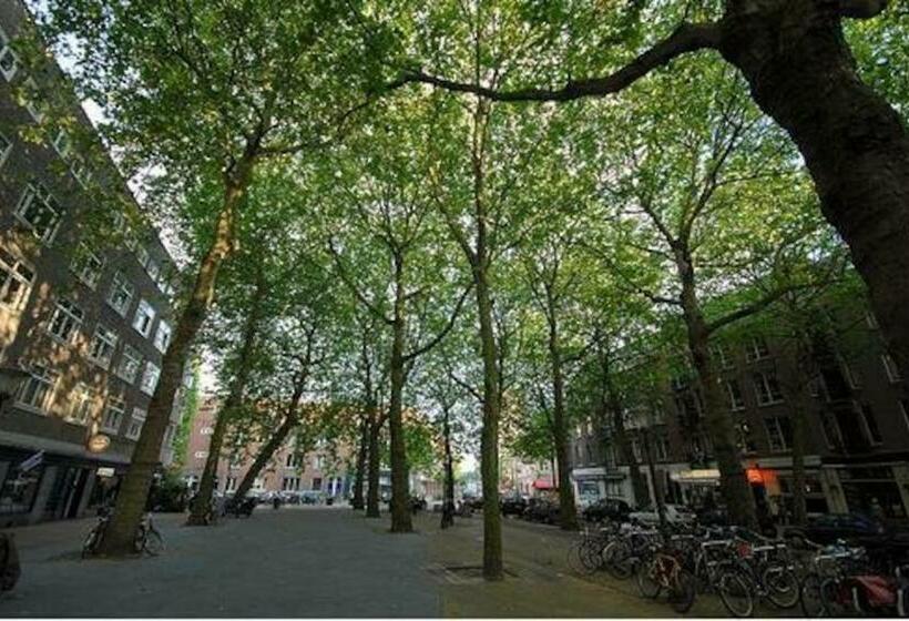 تختخواب و صبحانه The Little Townhouse