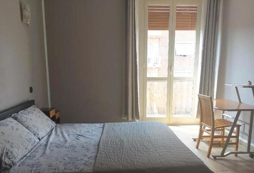 פנסיון Aquarium Room Fish And Gastropods