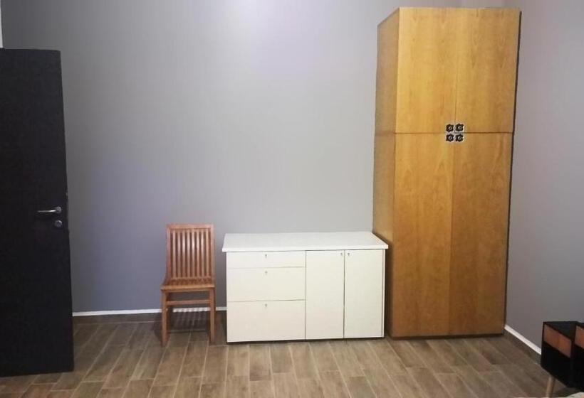 פנסיון Aquarium Room Fish And Gastropods