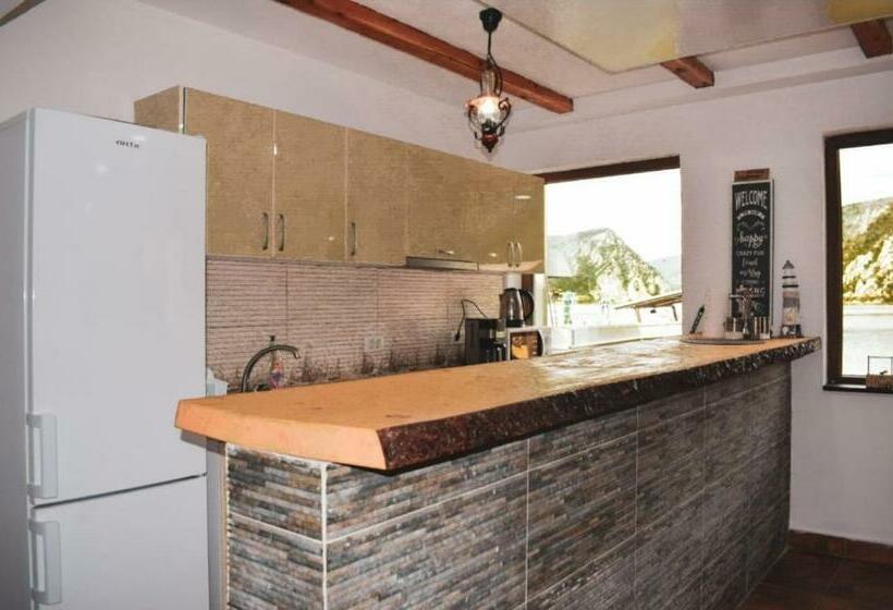 Пансион Escape