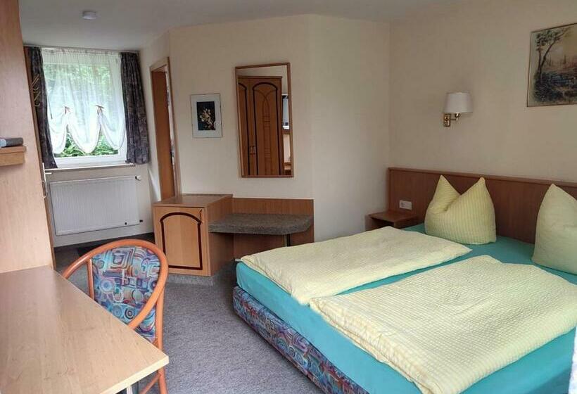 ペンション Gockescher Hahn