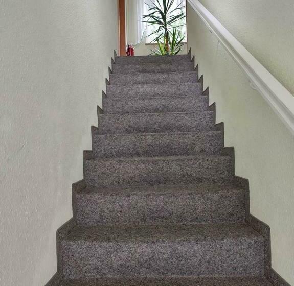 ペンション Gockescher Hahn