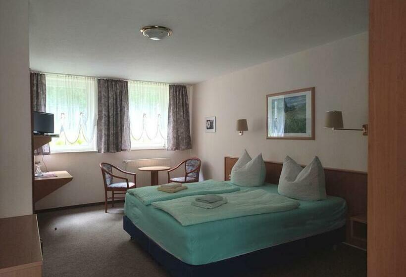 ペンション Gockescher Hahn